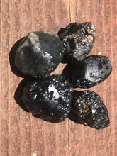 Load image into Gallery viewer, Meteoritic Glass Tektite set of 5