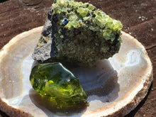 Load image into Gallery viewer, Peridot 30 Pieces Green Polished Tumbled Gemstone Rock Crystal
