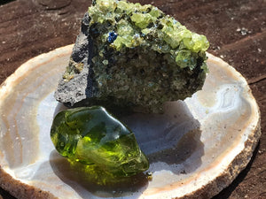 Peridot 30 Pieces Green Polished Tumbled Gemstone Rock Crystal